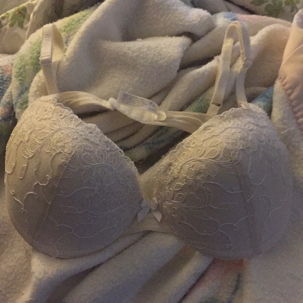 Off white Apt 9 push-up bra